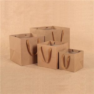 Wholesale in stock reusable luxury kraft paper bags 1